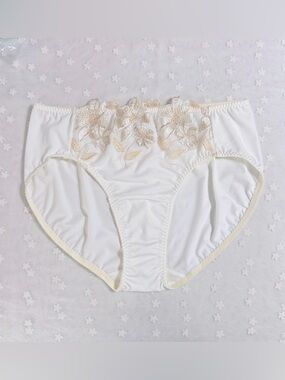US-XL/JP-5L Japanese Floral Embroidery Nylon Panties Extra Long Crotch Lining